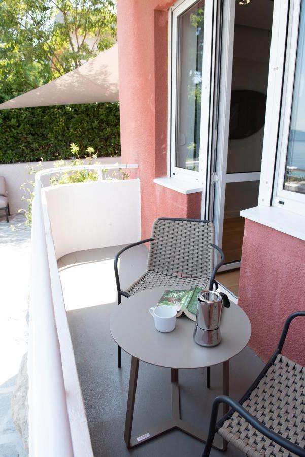 Beachfront Apartment Rosa Del Mar Jardin Moscenicka Draga Exterior foto
