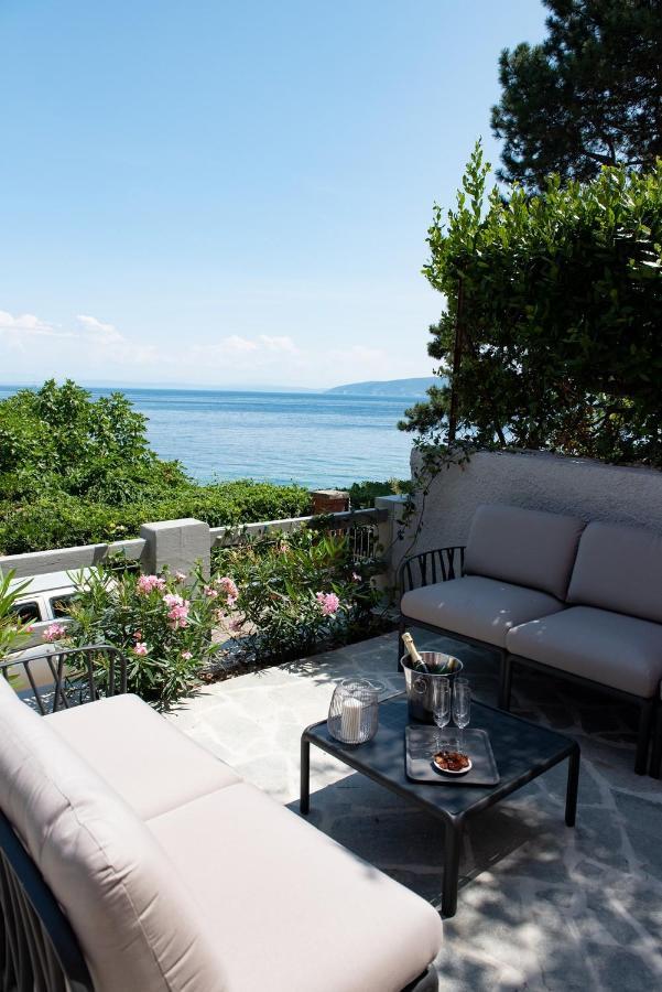 Beachfront Apartment Rosa Del Mar Jardin Moscenicka Draga Exterior foto