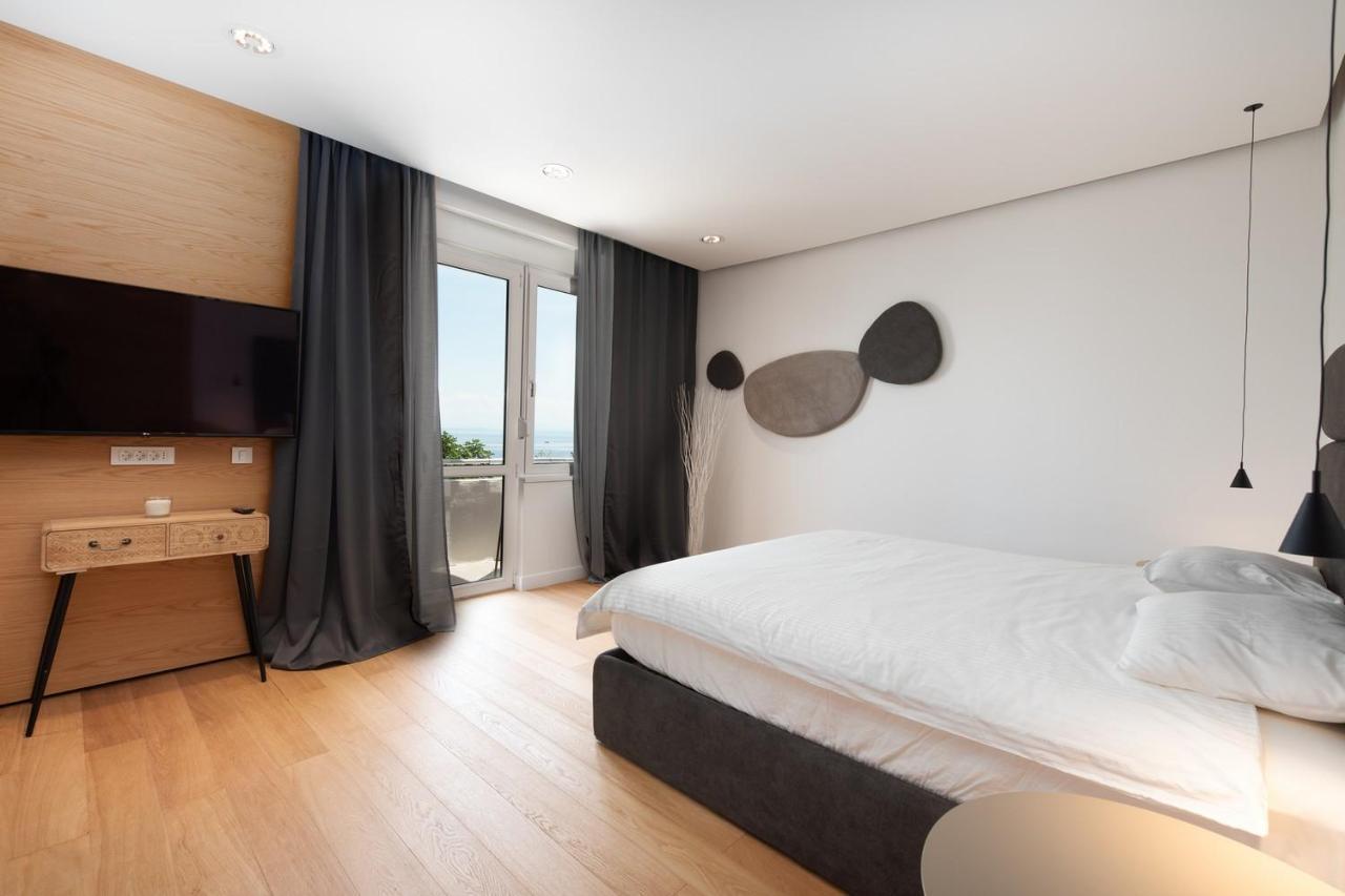 Beachfront Apartment Rosa Del Mar Jardin Moscenicka Draga Exterior foto